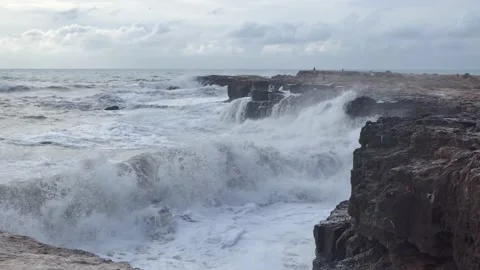 A wave running on the rocks 1 Video stock 172174291