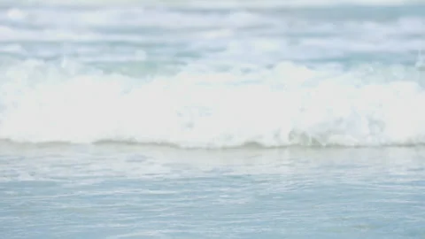 Wave sea slow motion on sand of beach on summer season 库存影片 237385407