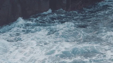 Wave with splashes breaking on the shore Stock-Footage 94176060