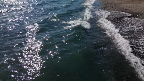 Waves Along Bunmahon Beach on the Celtic Sea 4K 库存影片 333414448