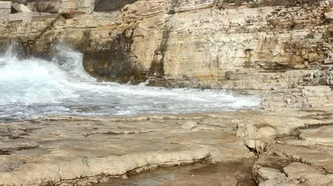 Waves and easy walk Video stock 20736215