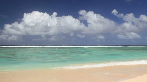 Waves and Flowing Clouds 스톡 동영상 324922741