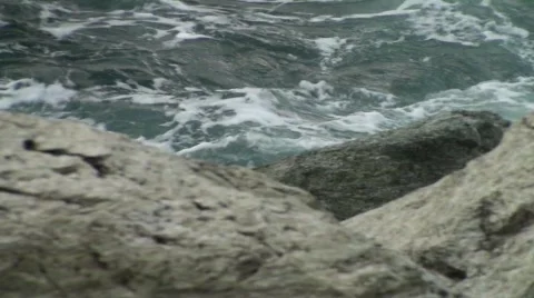Waves and rocks (focus) Stock-Footage 519363