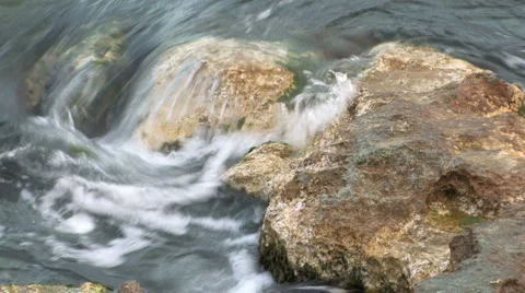 Waves and rocks Video stock 959599