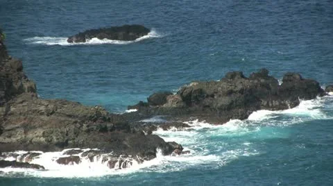 Waves and Rocks Vídeos de archivo 12582021