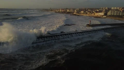Waves and rough surf along Porto's Atlantic Coast Video stock 171798786