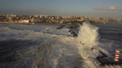 Waves and rough surf along Porto's Atlantic Coast Video stock 171798875