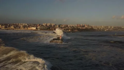 Waves and rough surf along Porto's Atlantic Coast Video stock 171799079