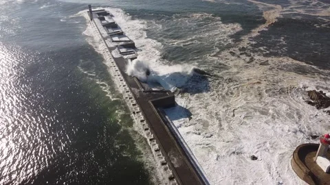 Waves and rough surf along Porto's Atlantic Coast Video stock 171799582