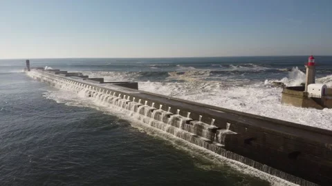 Waves and rough surf along Porto's Atlantic Coast Video stock 171799679