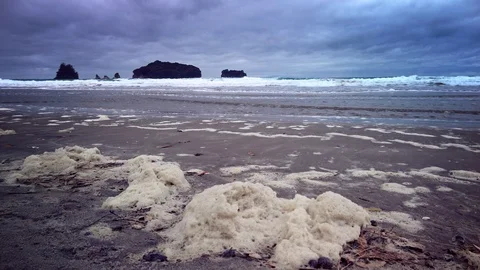 Waves and sea foam Stock-Footage 127679491
