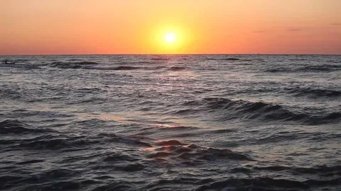 The waves ant tide on the Pacific ocean beach. Summer seascape Stock-Footage 90488650