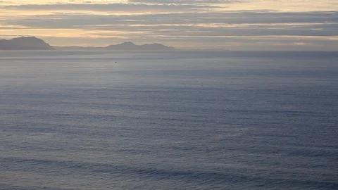 The waves ant tide on the Pacific ocean beach. Summer seascape Stock-Footage 90489880