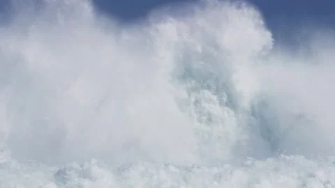 The waves are surging on the sea, brimming with passion Stock Footage 320004447