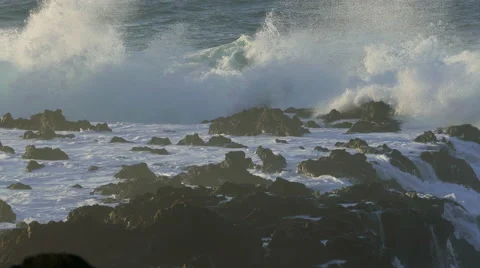 Waves Atlantic Ocean Breaking onto Rocks 스톡 동영상 46092464
