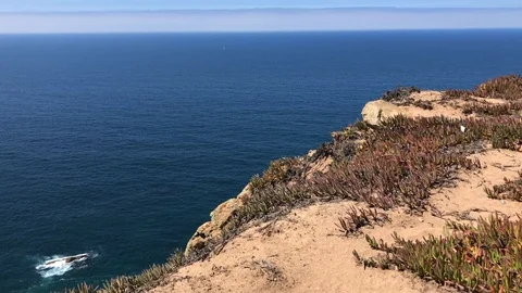 Waves of the Atlantic Ocean in Cabo da Roca, Portugal. 動画素材 118087231