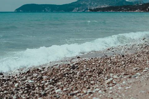 Waves on the background of the mountain Foto stock