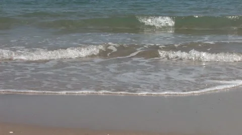Waves on the Beach 動画素材 6551700