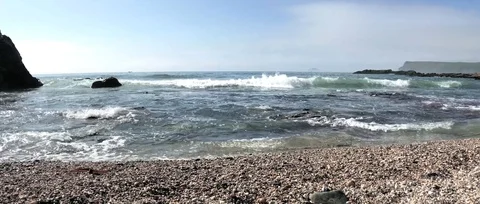 Waves on beach 库存影片 91374744