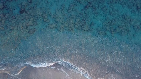 Waves at beach Vídeo Stock 117363084