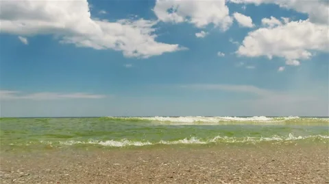 Waves on the beach. Loop. 스톡 동영상 68345718