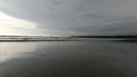 Waves in a beach - Time lapse 動画素材 118581186