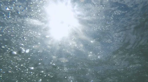 Waves on the beach underwater 動画素材 68346308