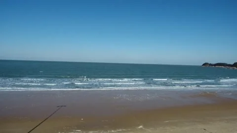 Waves on the beach, waves on the ocean  스톡 동영상 310919787