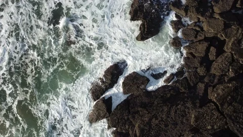 Waves breaking Stockbeeldmateriaal 145694565