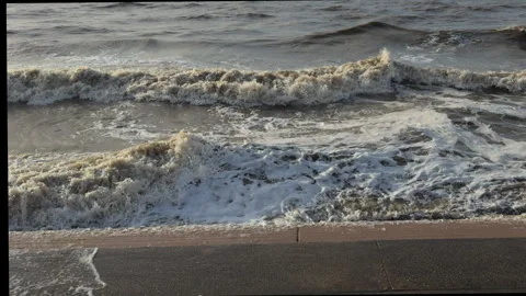 Waves breaking on incoming tide Stock-Footage 301188637