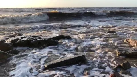 Waves breaking on a rocky shore Stock-Footage 291805013