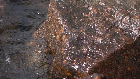 Waves breaking on shore. 動画素材 98304643