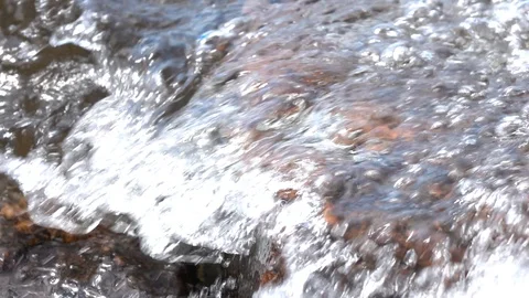 Waves breaking on shore. Stockbeeldmateriaal 98407328