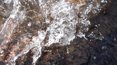 Waves breaking on shore. 動画素材 98499860