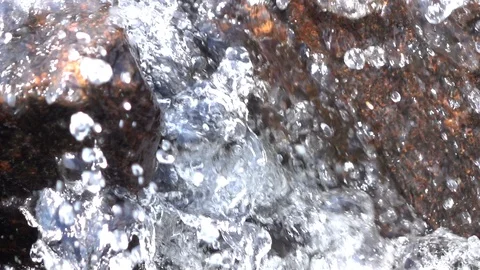 Waves breaking on shore. Vídeo Stock 98499864