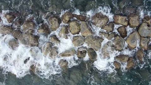 Waves breaking on the wave barrier Video stock 149173517