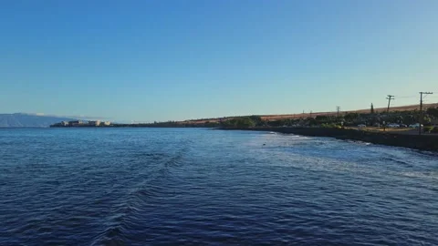 Waves breaking on the west side of Maui island. 動画素材 162082217