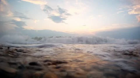 Waves on coast Vídeo Stock 11407742