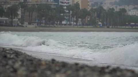 Waves on the coast. Slow motion. Stockbeeldmateriaal 201111383
