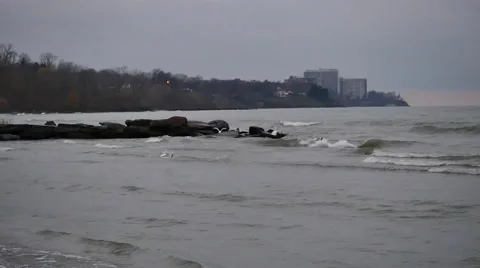 Waves crash on rocks (96fps Slow-Mo) Video stock 57874821