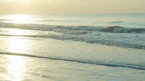 Waves Crashing 01 Stock-Footage 7907291