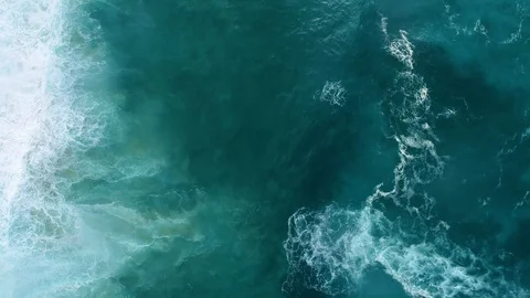 Waves crashing from above ocean 스톡 동영상 122302853