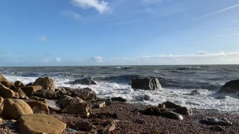 Waves crashing against rocks. Stock-Footage 219854592
