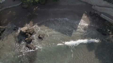 Waves crashing against rocks 動画素材 229744922