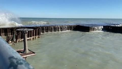 Waves Crashing Along Lake Michigan's Illinois Shore Stock Footage 143394611