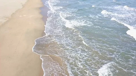 Waves Crashing Ashore Stock-Footage 126533114