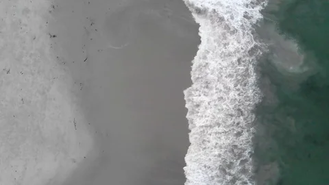 Waves Crashing on the Beach from Drone 2 스톡 동영상 106493226