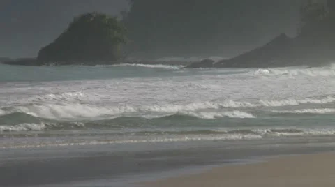 Waves crashing on beach Video stock 10572905