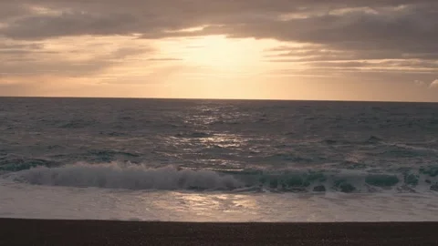 Waves Crashing on Black Sand Beach in Iceland Видео 307287555