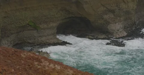 Waves Crashing on Cliffs 스톡 동영상 330043901